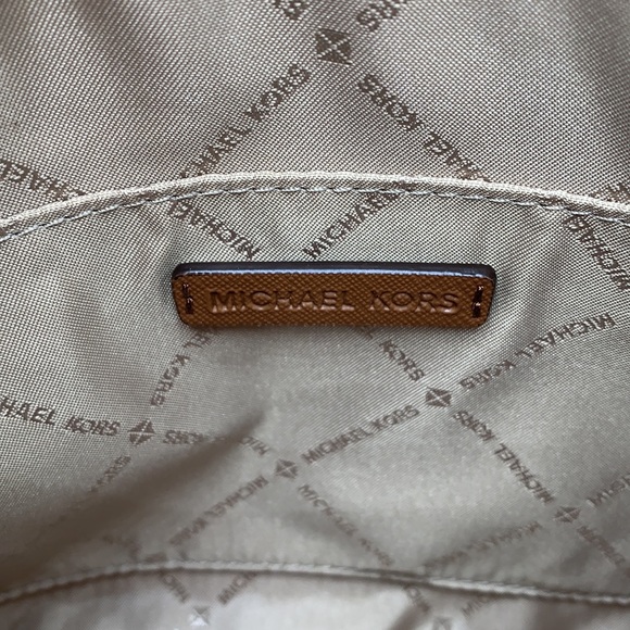 Michael Kors Medium Dome Xcross Xbody Bag
Color: Vanilla Multi - Picture 12 of 16